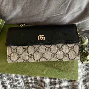 Gucci wallet chain bag